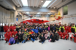 In tanti al settantesimo anniversario del reparto volo dei  Vigili del fuoco di Pescara